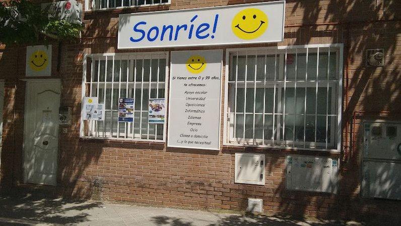 ACADEMIA SONRIE