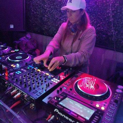 Budha dance club