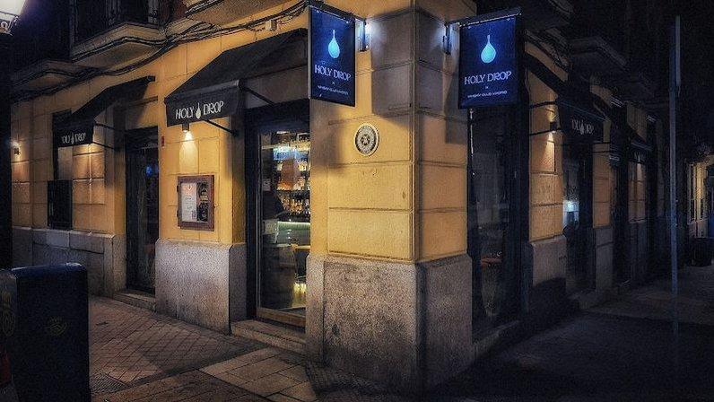 HOLY DROP | Cocktail & Whisky Bar