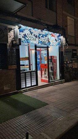 Sushi y Gatos | Dorobō Neko