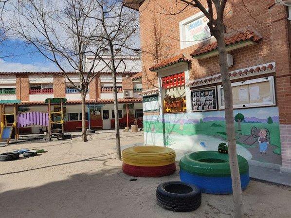 SCHOOL CHILDREN BORJA