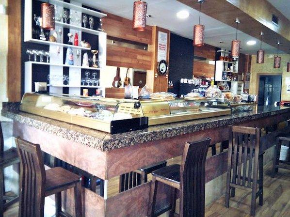 Cafeteria Restaurante La Paloma, مطعم الحمامة