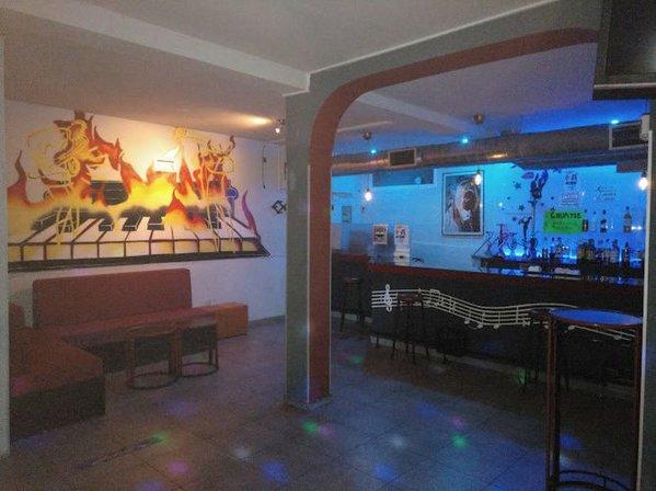 Local Stiletto La Elipa