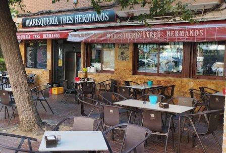 Bar Marisquería Tres Hermanos