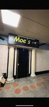 Moe's