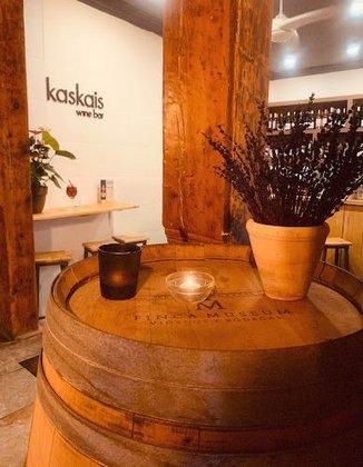 kaskais wine bar