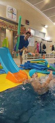 Escuela de natación Menudos Delfines