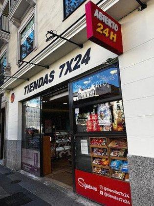 Tiendas 7x24 Glorieta de Bilbao