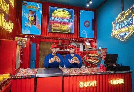 HARVYS burgers, arepas y postres