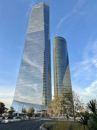 Cuatro Torres Business Area