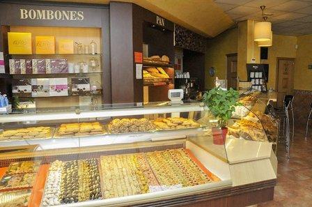 Pastelería Cafetería ROSSY regalos.