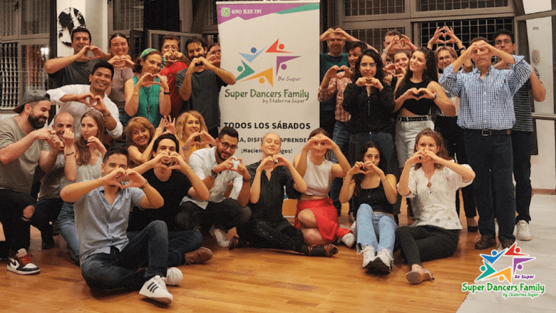 Super Dancers Family