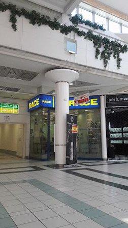RACE - Real Automóvil Club de España. Tienda de Alcorcón