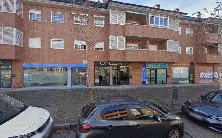 Dra. Elena Cobos Carrascosa, Pediatra