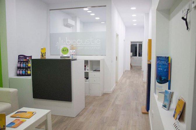 Biacustic Centro Auditivo | Audífonos Móstoles