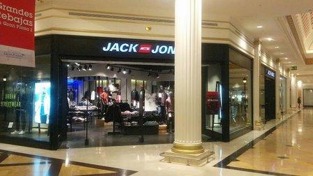 JACK & JONES