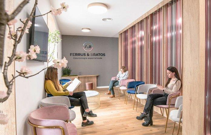 Clínica Dental Ferrus & Bratos