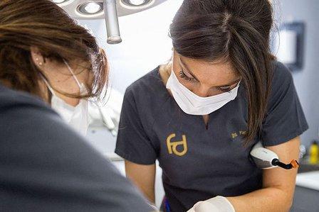 Firstdental I 𝐂𝐥𝐢́𝐧𝐢𝐜𝐚 𝐃𝐞𝐧𝐭𝐚𝐥 𝐞𝐧 𝐄𝐥 𝐄𝐬𝐜𝐨𝐫𝐢𝐚𝐥