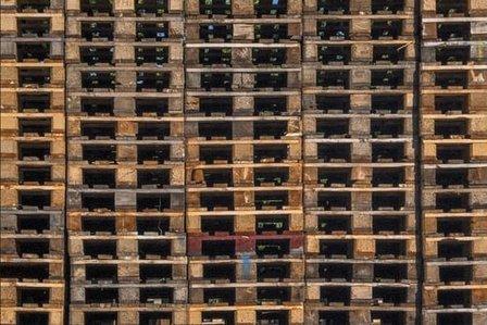 Compra venta de palets de madera JRM. Embalajes de madera y contenedores.