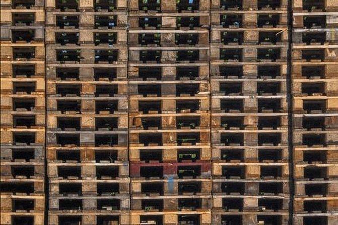 Compra venta de palets de madera JRM. Embalajes de madera y contenedores.