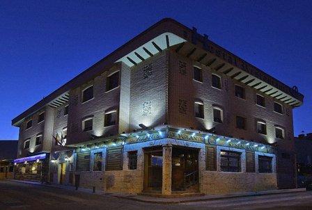 Hostal y Apartamentos El Volante