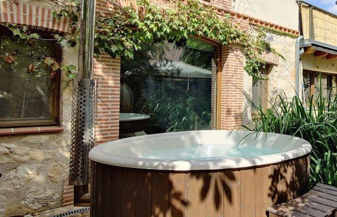 VIENTO DE LADERA - Casa Rural con piscina y jacuzzi