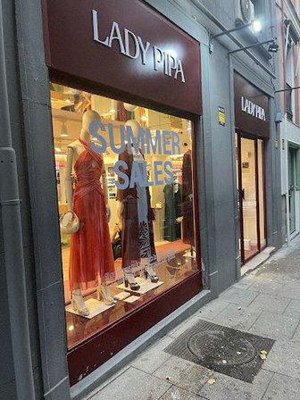 Lady Pipa