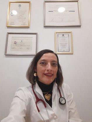 Ana Karina Roa Lima, Terapeuta complementario