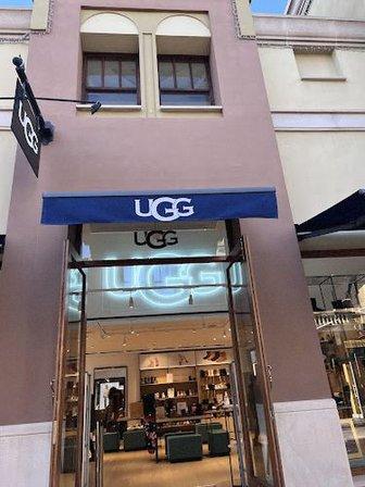 UGG