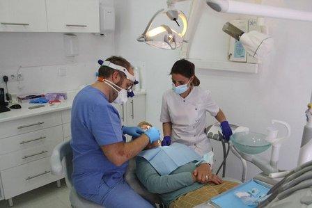 CLÍNICA DENTAL LOYOLA