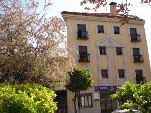 RESIDENCIA DE MAYORES LOS ENLACES