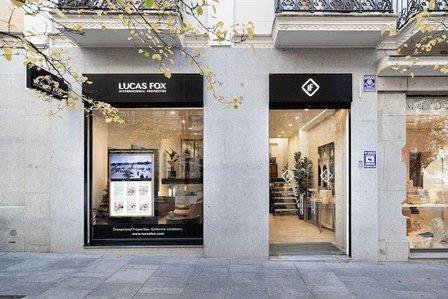 Lucas Fox — A Dils company