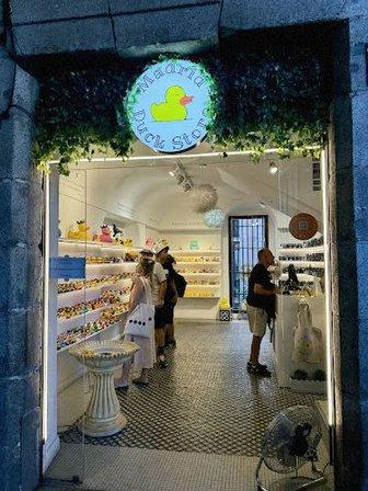 MADRID DUCK STORE