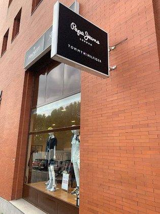 AWWG Outlet Madrid (Pepe Jeans, Hackett, Façonnable, Tommy Hilfiger)