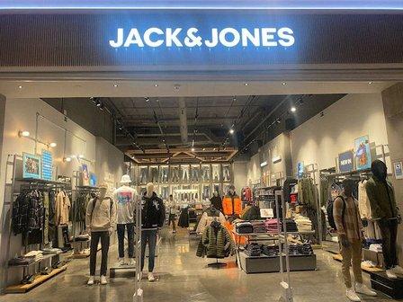 JACK & JONES