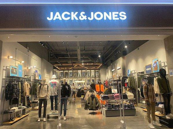 JACK & JONES