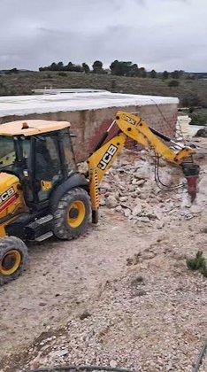 Excavaciones y Derribos Cesar Sanchez