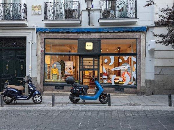 Brava Fabrics, Las Letras