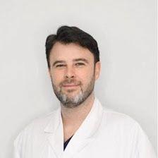 Dr. Guillermo Villalón García, Dermatólogo