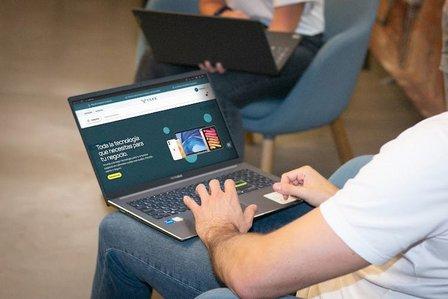 Yakk | Alquila todo lo que necesitas para tu negocio |