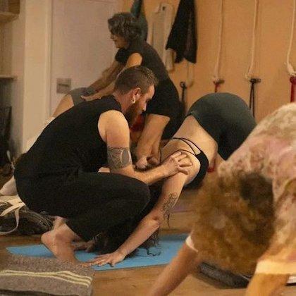 Matrika Yoga School & Ayurveda (Método Iyengar)