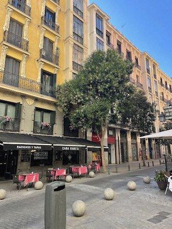 Rótulo "calle Cuchilleros"