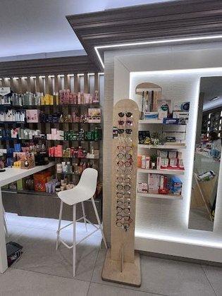 Farmacia Don Ramón de la Cruz 26