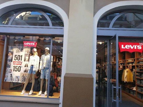 Levi's
