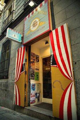 La Mona Checa