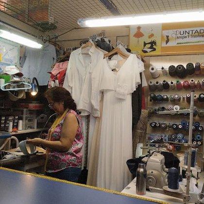 PUNTADAS ARREGLOS DE ROPA, COSTURAS, BAJOS.TINTORERÍA, VESTIDOS BAJOS