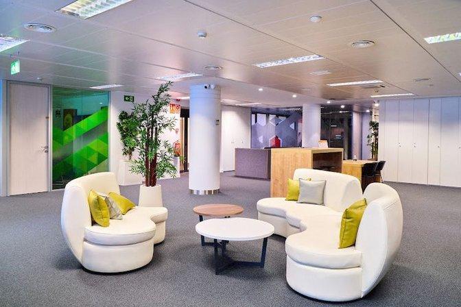 First workplaces: oficinas y espacios de coworking en María de Molina