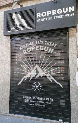 ROPEGUN Mountains Streetwear