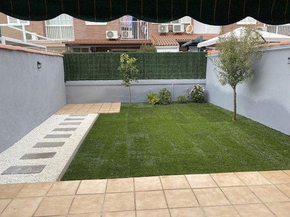 Tecnicesped: Césped natural tepes, abonos, semillas, Traviesas de Madera