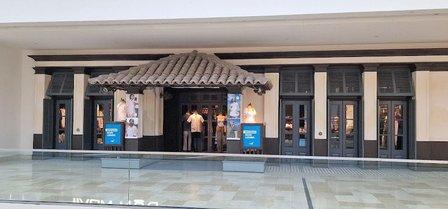 Hollister Co.